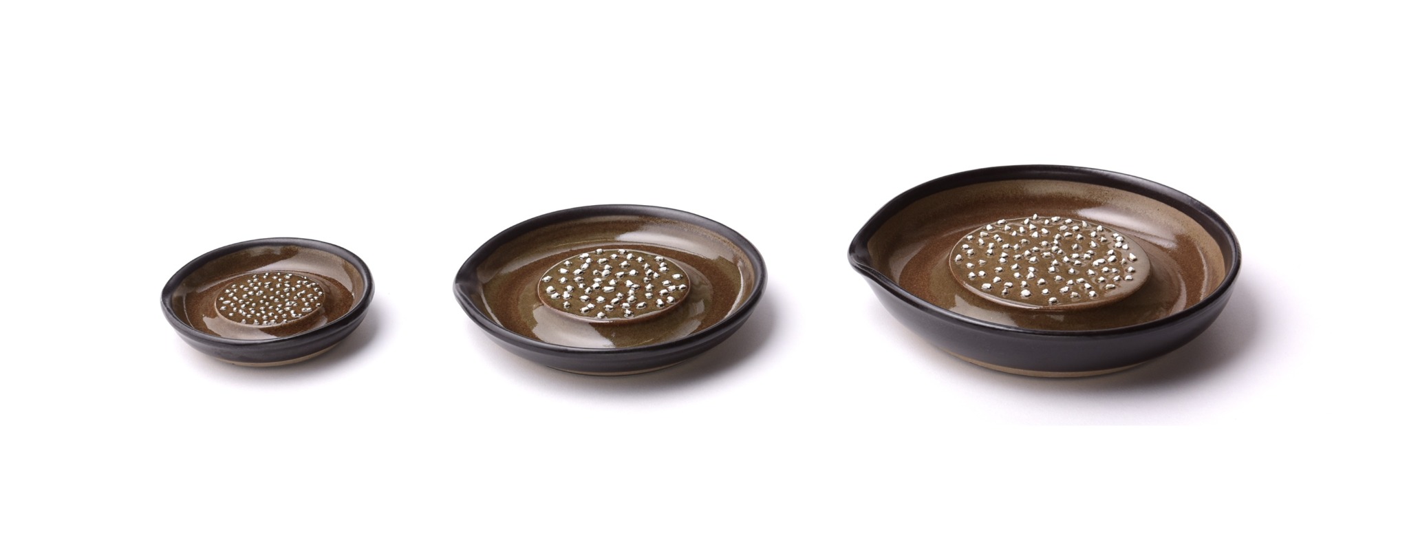 茶色のおろし器の大・中・小